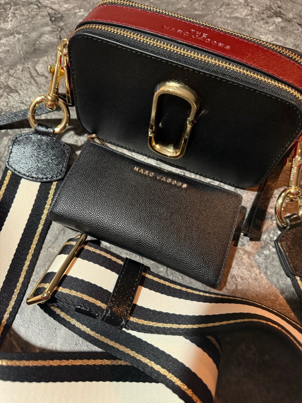 ♠️ ♥️ Marc Jacobs Black and Red Crossbody Bag Gold Accents. Wallet sold seperate - Picture 9 of 9